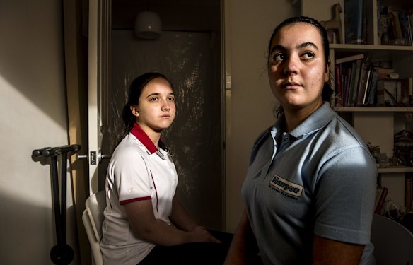 Billie Ronis, a PLC student, and her younger sister Jamie. Billie, in blue, has been participating in a new online course COVID 19 Chilled and Considerate Bootcamp developed by Sydney psychologist Dr Danielle Einstein.