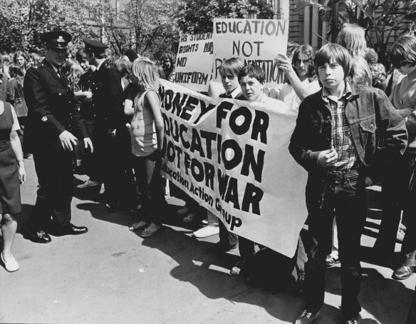 The students outside the Town Hall, on September 20, 1972.