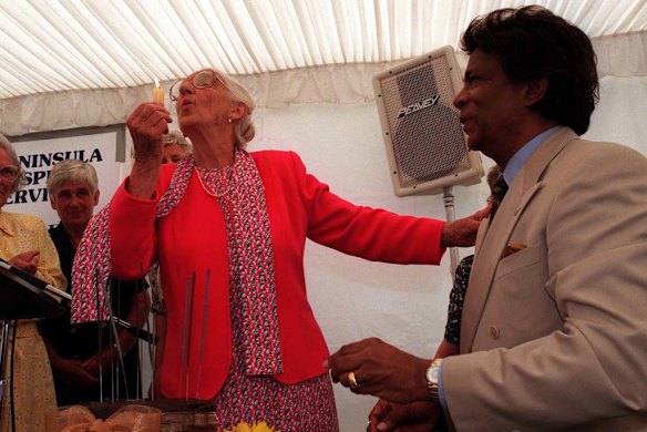 Kamahl joins Dame Elisabeth to celebrate her 90th birthday.