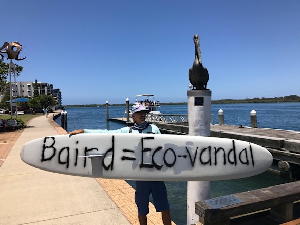 Protesters in Ballina confronted NSW Premier Mike Baird as shark nets were deployed.