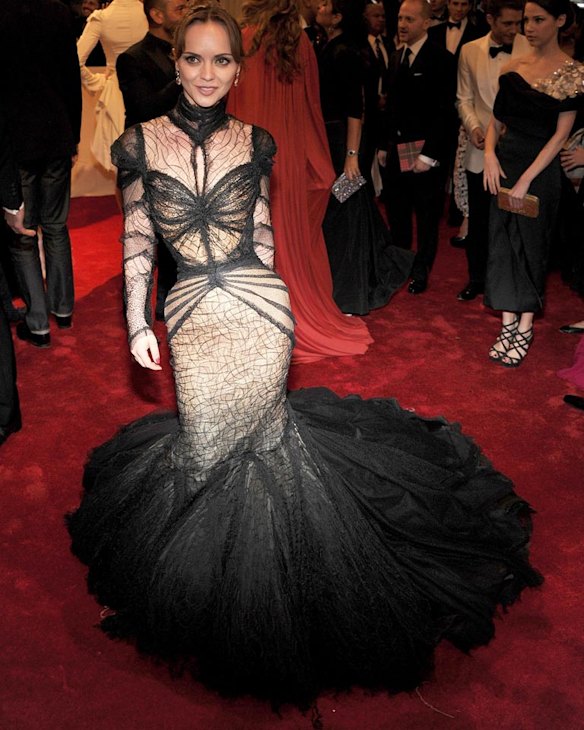 Christina Ricci's gown belongs on an evil vilan in a Disney movie, not at the Met Gala. 