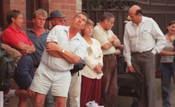 Every day the trail of Ivan Milat attracts numerous people who want their glimpse of the alleged "Backpacker Serial Killer", Ivan Milat, 02/04/1996.