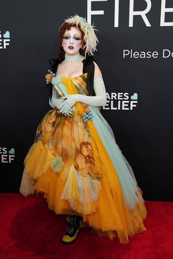 Chappell Roan wearing gloves from Kathryn Eisman’s High Heel Jungle.