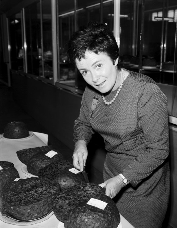 The original housewife superstar, Margaret Fulton went from teaching cooking classes for the Gas Board to selling 1.5 million copies of her debut cookbook.