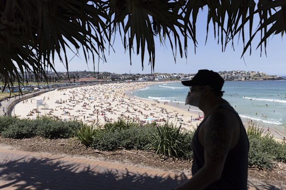 A busy Bondi Beach on the last weekend before lockdown ends.