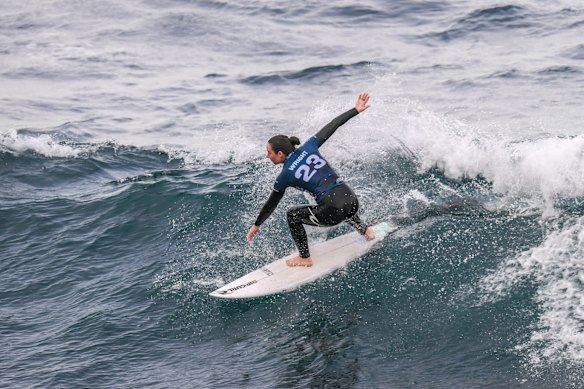 
Tyler Wright competes in the women's final against Molly Picklum.