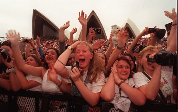 Crowds scream as Michael Jackson plays at the Opera House, 17th November 1996.