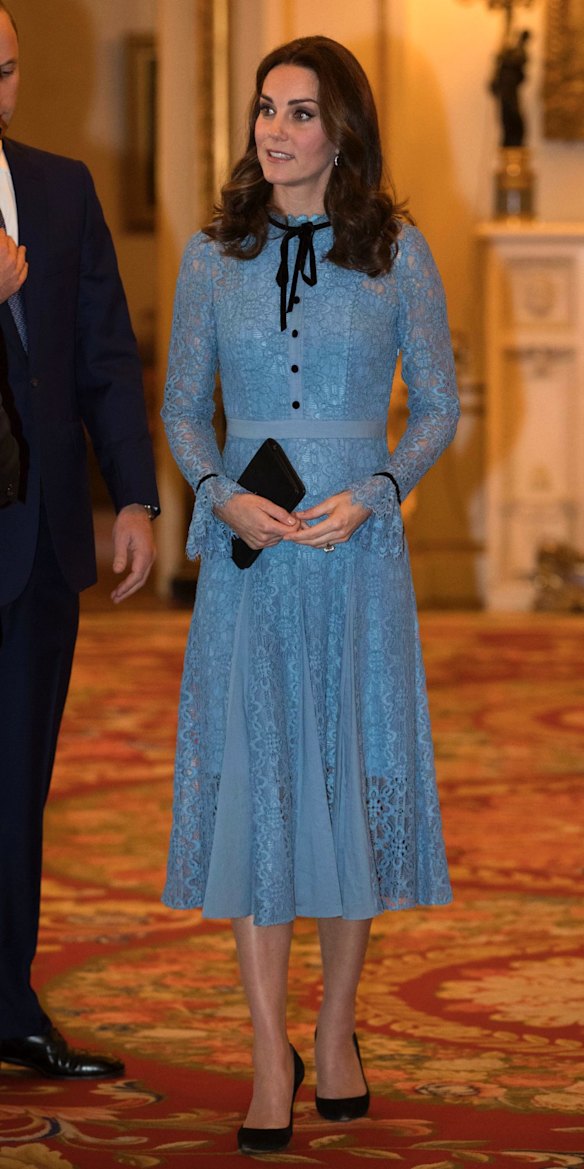 The Duchess of Cambridge was still enjoying the lob style she has sported for a large portion of this year, allowing her hair to grow out slightly when she appeared for this first time since her pregnancy announcement last week. But there was something different about the Duchess' 'do on Monday... 