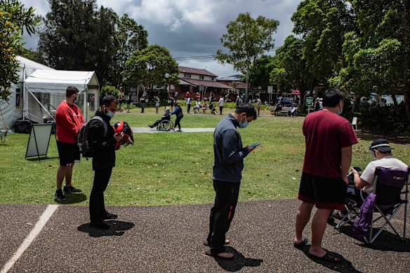 Queues for the COVID testing clinic at Canterbury Health Centre on Dec 28, 2021.