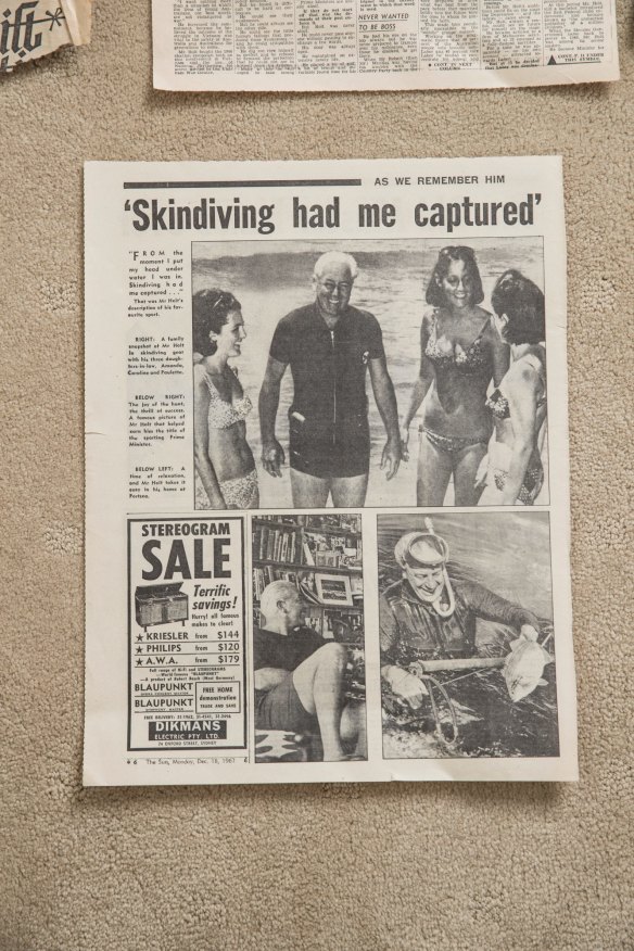 Photographer Ron Iredale's famous picture of Holt with his three bikini-clad daughters-in-law. 