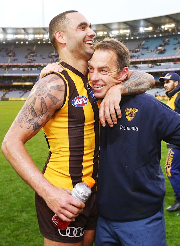 2018 Shaun Burgoyne of the Hawks celebrates with coach Alastair Clarkson.