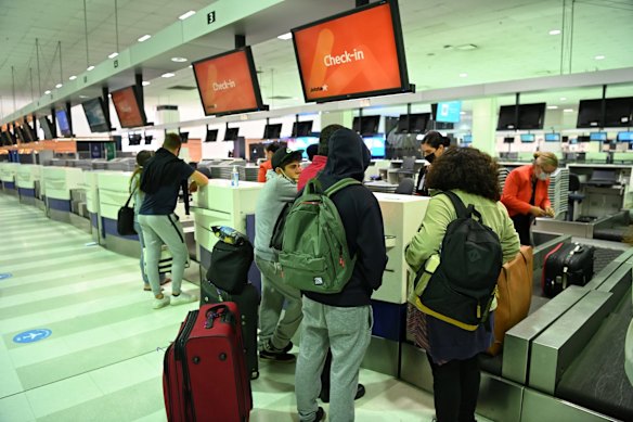 First "bubble" flight to New Zealand. JQ201 was scheduled to take off at 6:15am and will be the first non-quarantined flight from Australia to New Zealand since the borders closed across both countries because of the COVID-19 outbreak.
