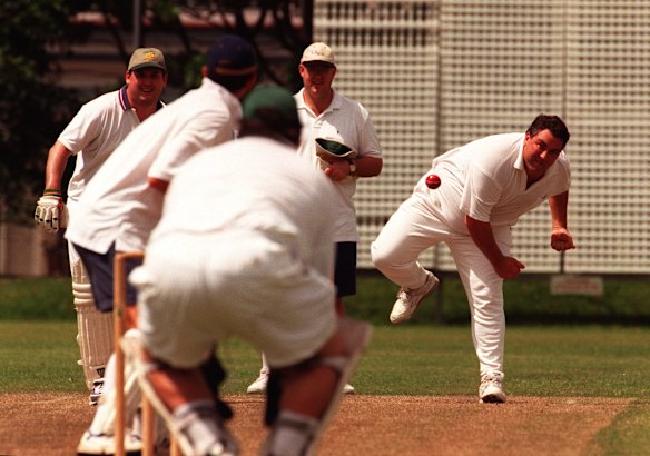 Joe Hockey enjoys a spot of cricket in Sydney.