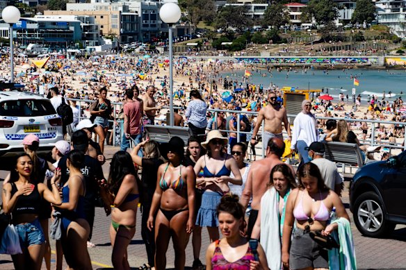 People enjoying the long weekend at Bondi Beach, the carpark busy but not closed. Coastal councils are considering restrictions on car parking near popular beaches to limit the number of visitors from far afield and preserve their beaches for locals amid concerns about overcrowding as summer approaches.