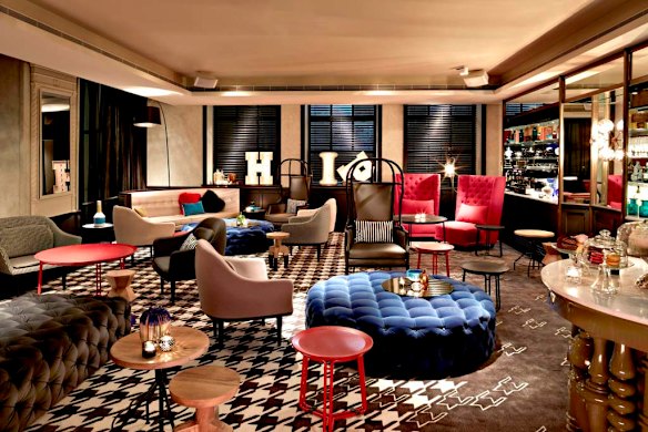 The design vibe in at QT Sydney is an amalgam of art deco eccentricity and Gen-Y attitude.