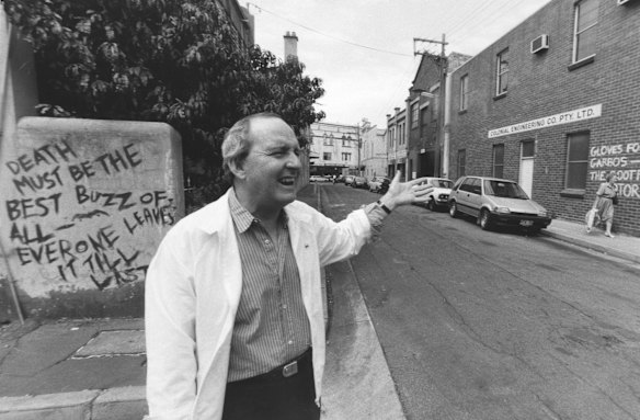 Alan Jones in his favourite street - O'Connell Street in Newtown in 1988.