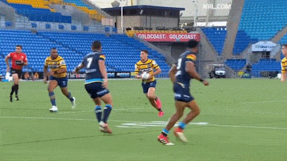 Slick hands from Junior Paulo.