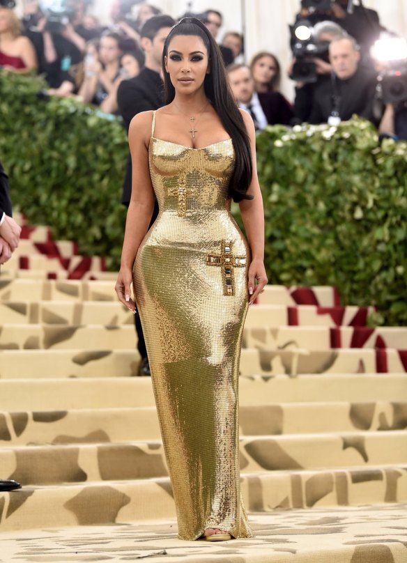 Kim kardashian outlet award dress