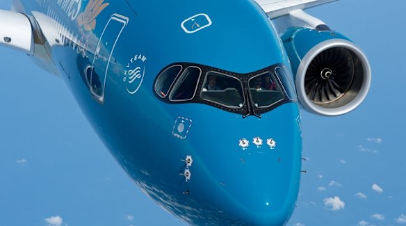 Vietnam Airlines receives its first Airbus A350 XWB jet