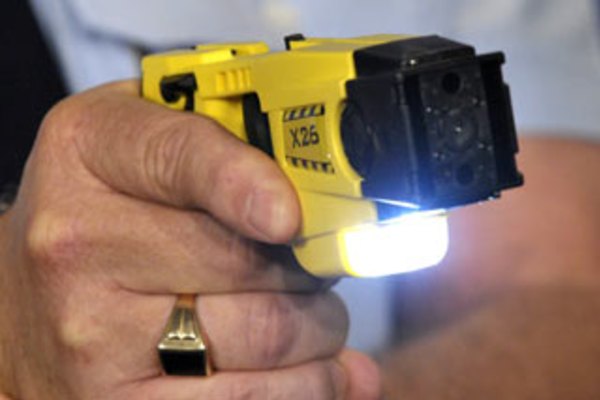 Police Taser Woman In The Eye