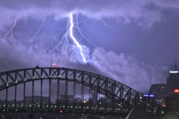 1000 Lightning Strikes Hit Sydney 