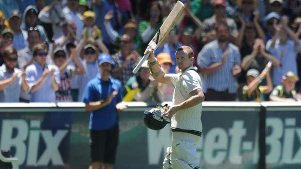 Chris Rogers is given a standing ovation after being dismissed for 116.