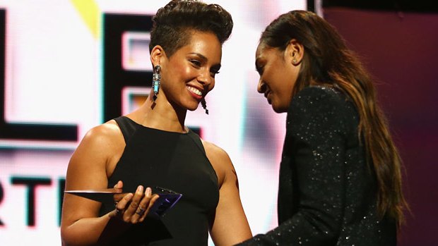 Alicia Keys presents the ARIA for Best Female Artist to Jessica Mauboy.