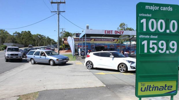 Christmas came early for Cleveland motorists who were able to fill up for $1 a litre at the Gordon Street petrol station this afternoon.