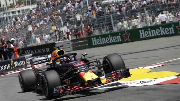 Ricciardo steers his Red Bull during qualifying. 