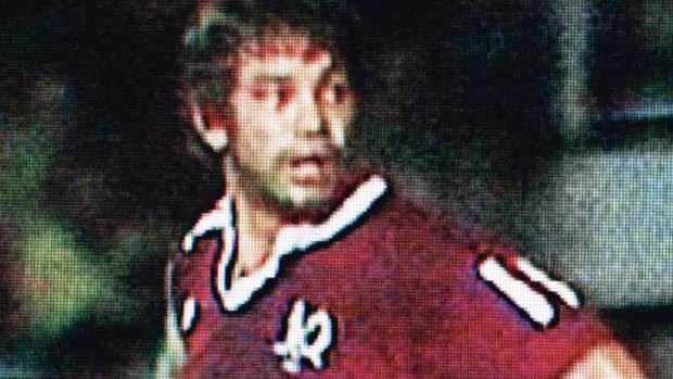 Maroons great Arthur Beetson welcomed the arrival of State of Origin with a high shot in the first minute.