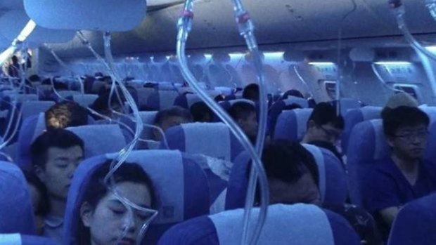 This image of the oxygen masks deployed in the cabin circulated on popular Chinese social media platform Weibo.