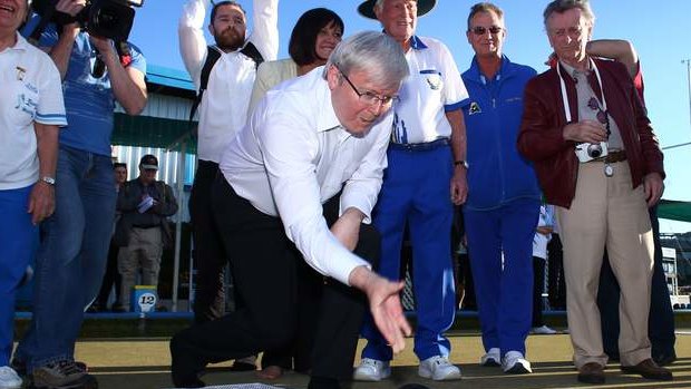 Prime Minister Kevin Rudd visits the Condong Bowling Club in Tweed Heads, NSW, on Monday.