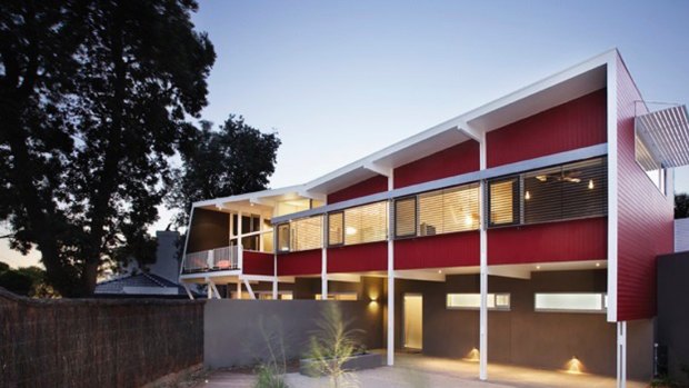 A mid-century home on Beach Road in Beaumaris, designed by Mockridge Stahle & Mitchell and built in 1955.