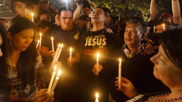 A midnight candlelight vigil at Cilicap held to coincide with the execution of Andrew Chan and Myuran Sakamaran and six others.