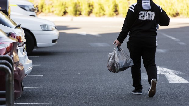 Single-use plastic shopping bags are now not allowed to be handed out in Queensland.