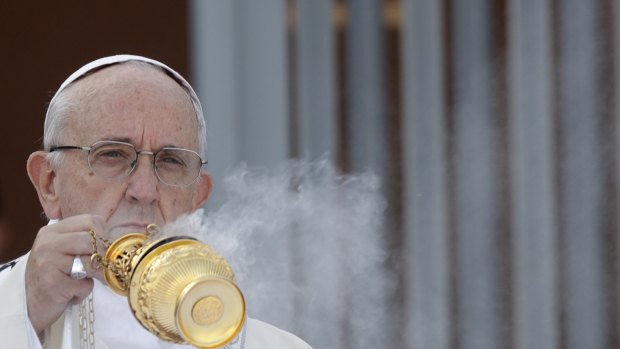 Pope Francis celebrates mass.
