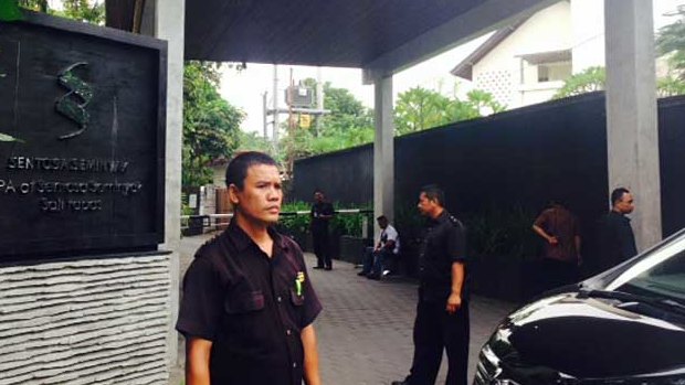 Security guards man the spa complex that Schapelle Corby was driven into.