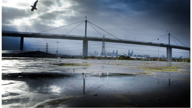  A cold morning for Melbourne commuters as they drive across the Westgate Bridge into the city.