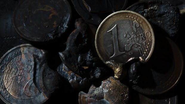 The euro is holding up remarkably well as fears of a Greek default continue to grow