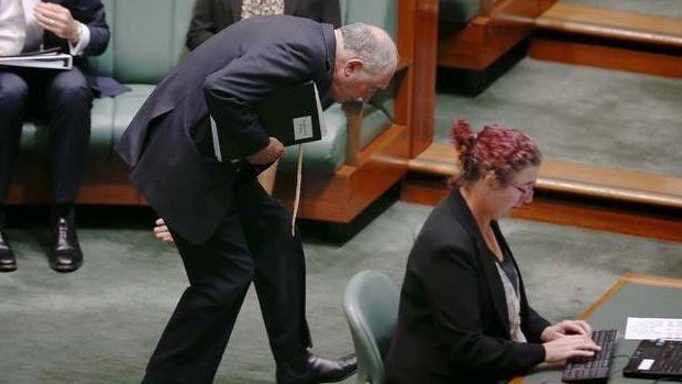 Deputy Prime Minister Warren Truss arrives for question time. Photo: Alex Ellinghausen