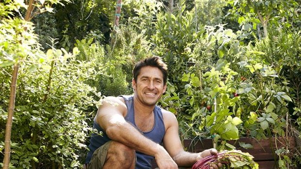 Celebrity garden designer and plant expert Jamie Durie has called in the administrators after ploughing a million dollars into an ill-fated legal battle against his former right hand man.