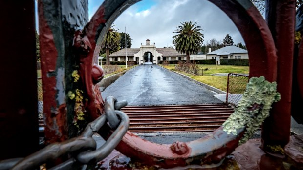 The state government has committed to a redress scheme for those who have fallen ill or died after being exposed to toxic chemicals at the former Fiskville CFA training college.