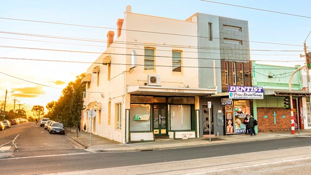 A corner shop and dwelling in Thornbury has traded on a sharp 2.4 per cent yield.