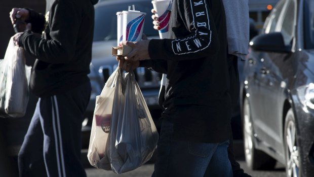 Lightweight plastic bags will be banned across Victoria by the end of next year under a state government plan.