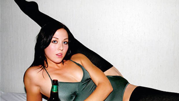 An example of a sexualised woman in an ad for American Apparel.