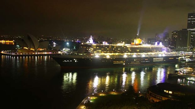 The Queen Mary 2 arrives at Circular Quay on Wednesday morning.