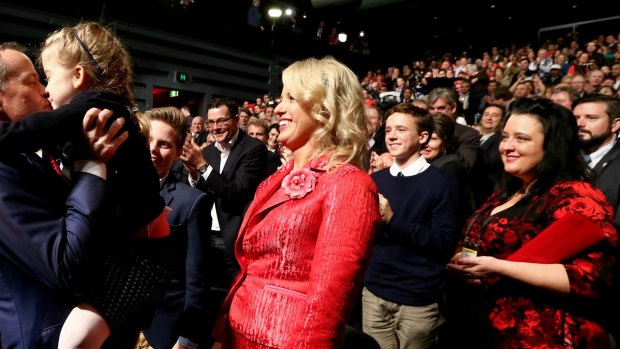Opposition Leader Bill Shorten kisses Clementine during the ALP campaign launch.