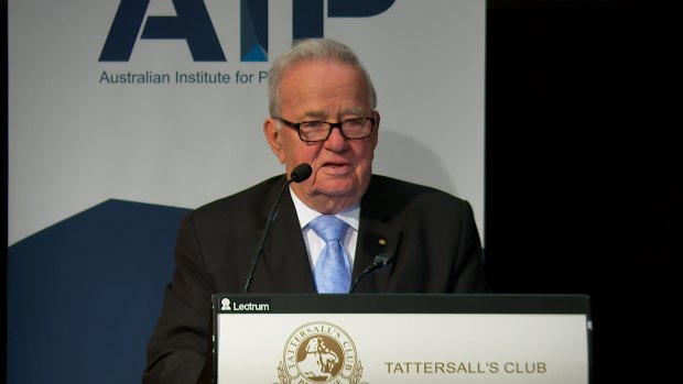 Sir Leo Hielscher delivering the Australian Institute of Progress' Sir Thomas McIlwraith Lecture.