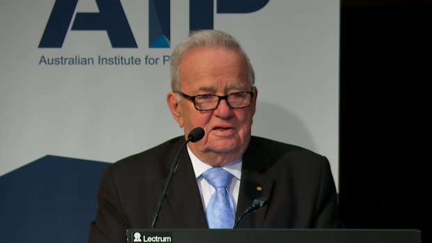 Sir Leo Hielscher delivering the Australian Institute of Progress' Sir Thomas McIlwraith Lecture.