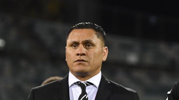 Bowing out: Kiwis coach David Kidwell (left) has chosen not to reapply for the position.